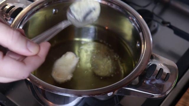 NAJBOLJE DOMAĆE FRITULE - SIGURAN I PROVJEREN RECEPT | How 2 Bake It by Marko Strižak | смотреть онлайн