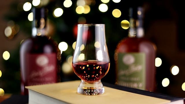 Red, Green, or Both? Gold Medal Laird of Fintry Single Malt Whisky смотреть онлайн