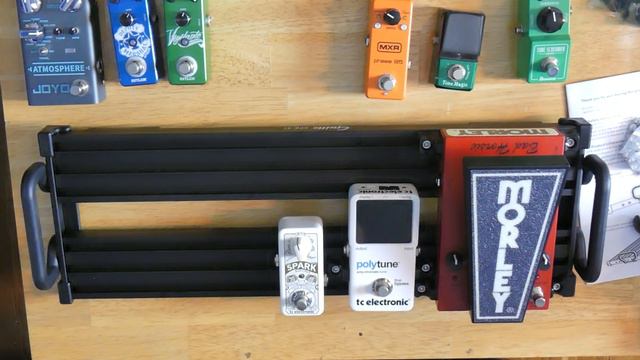 How To Arrange Your Effects Pedals On Your Pedalboard | Guitto GPB-01 Pedalboard Demo
