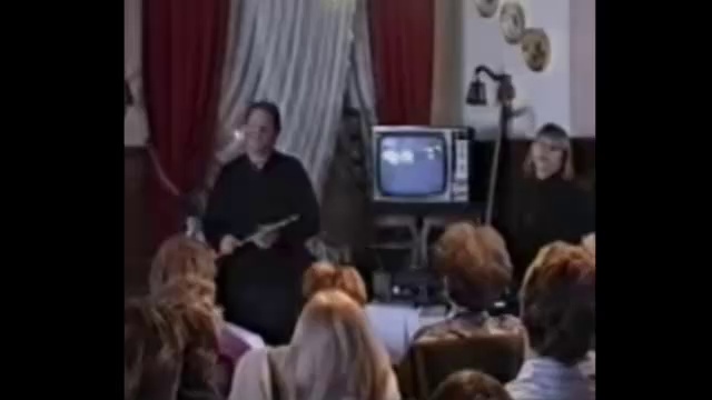 Билл Робертсон - Доклад про НЛО (1990) смотреть онлайн