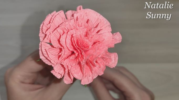 Гвоздика из гофрированной бумаги /  Простой способ  / DIY