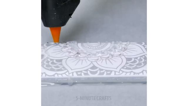 15 КЛАССНЫХ САМОДЕЛЬНЫХ ЧЕХЛОВ И ДЕРЖАТЕЛЕЙ ДЛЯ ТЕЛЕФОНА смотреть онлайн