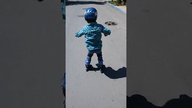 Шлем защитный детский Larsen Pilot смотреть онлайн