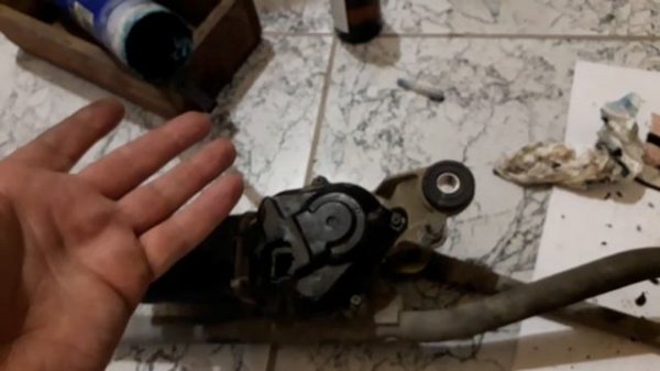 Nissan March K12. Ремонт трапеции дворников.