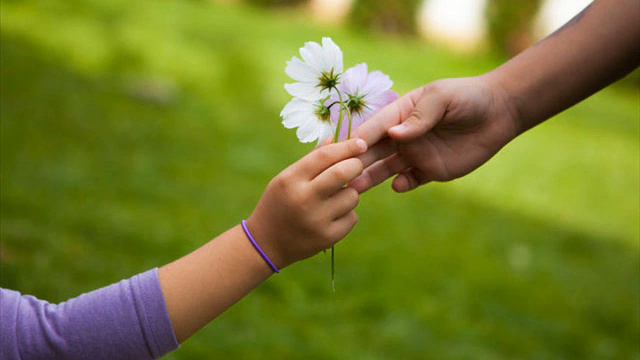 Если ты в чем-то нуждаешься - отдай это смотреть онлайн