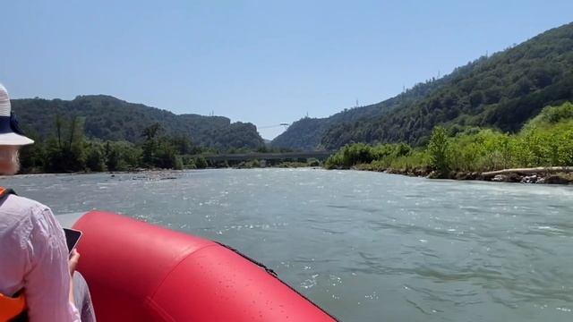 Сплав по горной реке. Часть 1 смотреть онлайн