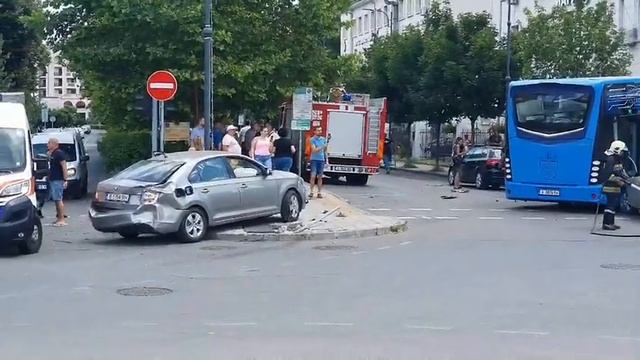 Катастрофа с автобус до пристанището и автогара Юг смотреть онлайн