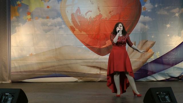 Ходжоян Люсия - All About That Bass (Meghan Trainor ) смотреть онлайн