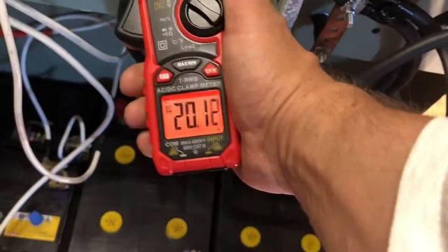 Работа MPPT контроллера MakeSkyBlue в ясный день.