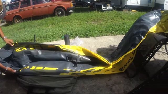 Intex Explorer 2 Inflatable kayak unboxing смотреть онлайн