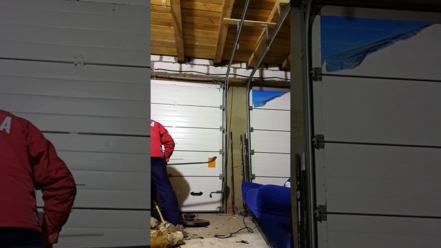 Эксперемент с хоккейными клюшками смотреть онлайн