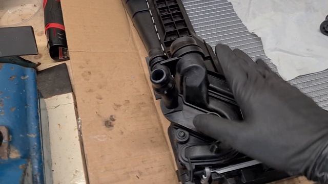 BMW E46 N42 Radiator Replacement AUTOMATIC TRANSMISSION смотреть онлайн
