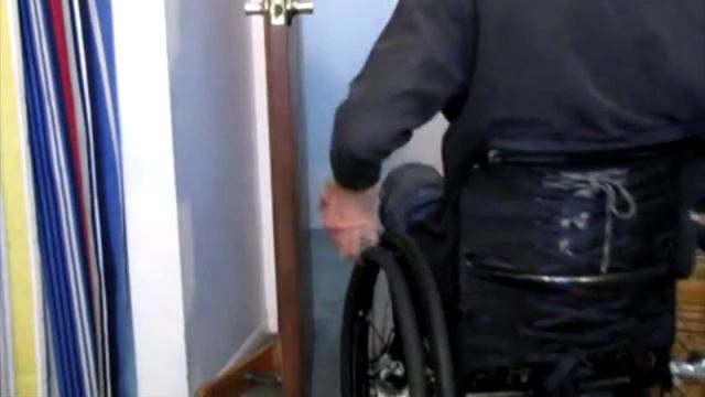 Пружина в помощь при закрывании двери | ИнваФишки смотреть онлайн