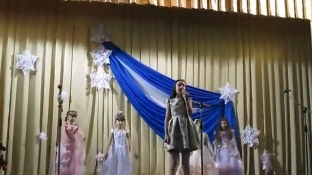 Серебристые снежинки смотреть онлайн