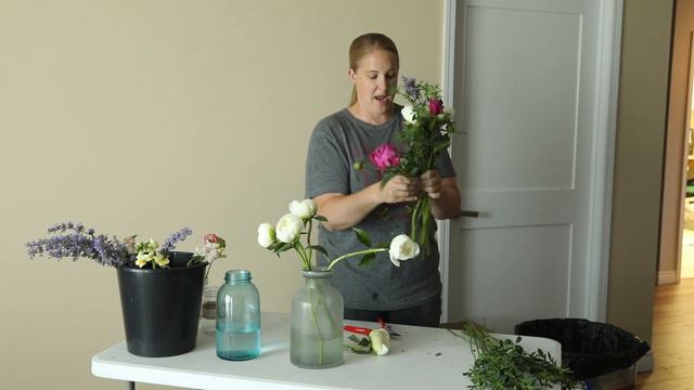 Peony Bouquets for the First Farmer's Market of the Season! Growing Cut Flowers, Sunshine and Flor смотреть онлайн
