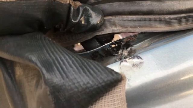 газовые УПОРЫ багажника на 2115 смотреть онлайн