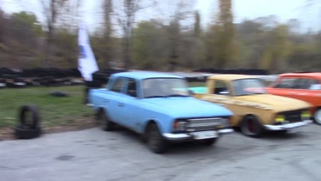 Гонки владельцев москвичей. MOSKVICH_KIEV закрытие сезона. Трек Феофания. смотреть онлайн