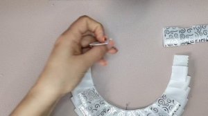 Воротничок из репсовой ленты 2,5 см.