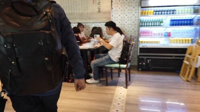 Wuhan Airport 4 - airport restaurant смотреть онлайн