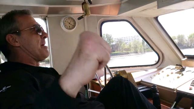 А так работают речники весной. смотреть онлайн