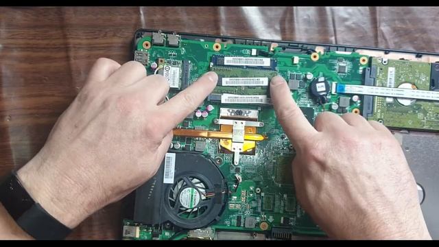 Upgrades Acer eMachines E732Z- Notebook, CPU Replacement, dust cleaning, thermal paste replacement смотреть онлайн