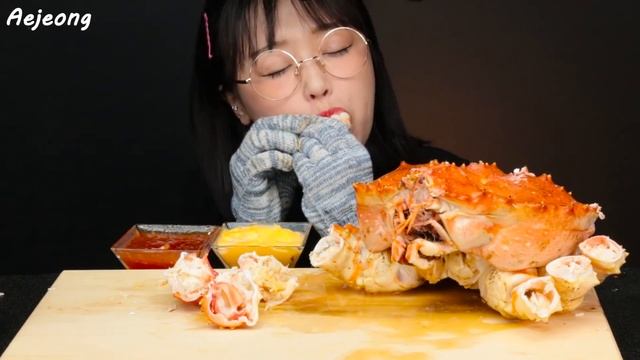 ASMR MUKBANG 대왕 킹크랩 먹방? 게딱지밥 까지! GIANT KING CRAB EATING SOUNDS смотреть онлайн