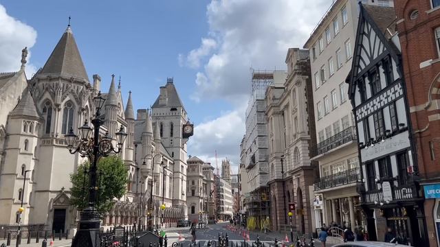 Fleet Street: A History Of The Street Of Shame