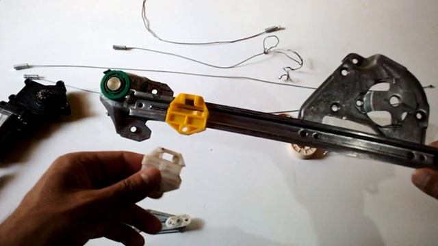 Cristal no sube, no baja | Arreglando fallas en la puerta de este Chevrolet ASTRA. смотреть онлайн