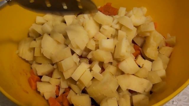 Лучший рецепт ВИНЕГРЕТА!!! Винегрет с квашеной капустой!!! смотреть онлайн