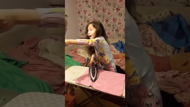 Богдашка Карандашка гладит! смотреть онлайн