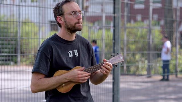 Fingerstyle Ukulele original "Street Uke Soccer" on Flight WUS4 by Jan Haasler смотреть онлайн