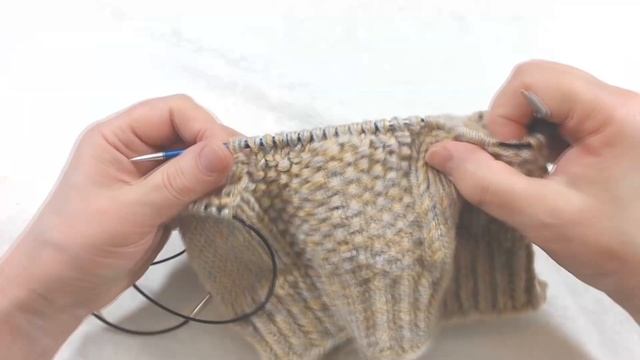 Шапочка для девочки спицами смотреть онлайн