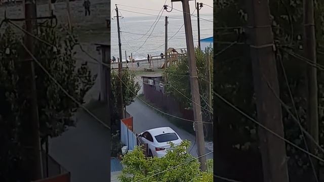 ОТДЫХ НА ЧЁРНОМ МОРЕ В АБХАЗИИ ПЛЯЖ И РАЗВЛЕЧЕНИЯ #абхазия #отдых #натамел #дом #жилье #отдыхнаморе смотреть онлайн