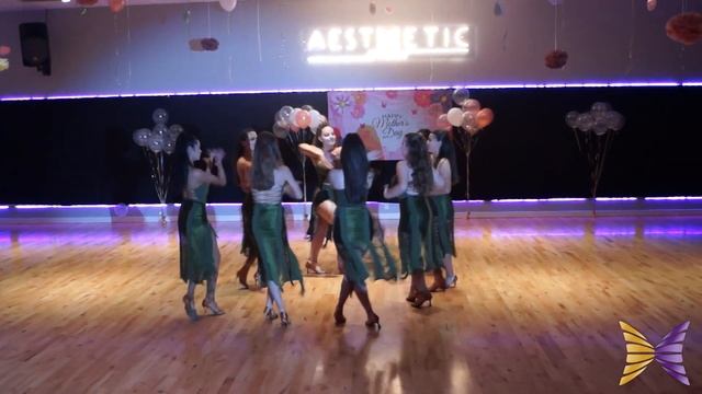 Latin Class Teens Cha-Cha/Samba -Toca Toca | LIVE performance Mothers Day Show 2022 смотреть онлайн