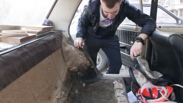 Ваз 2101 ep.4 CТАРЫЙ ВАЗ 2101 / Живой салон за копейки. смотреть онлайн