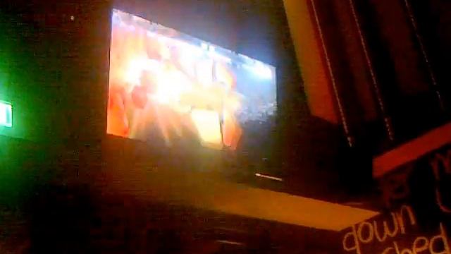 Kai to taksidi ksekinaei.... ;) Live@SASS смотреть онлайн