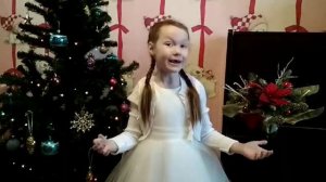 Дарья Гелоджидинова 6 лет, читает стихотворение "Рождественское", автор Саша Черный