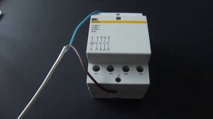 Модульный контактор ИЭК КМ63-40, AC/DC,