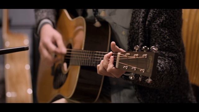 Yamaha LL-16 VS Martin D-28 смотреть онлайн