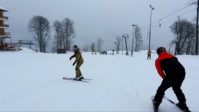 ОБУЧЕНИЕ ГОРНЫМ ЛЫЖАМ ЗА ЧАС В РОЗА ХУТОР И КАК КАТАТЬСЯ НА ХАЛЯВУ ;) #СОЧИ смотреть онлайн