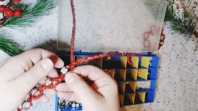 Мастер - класс по созданию елочных игрушек - снежинок из синельной проволоки. смотреть онлайн