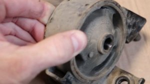 Замена задней подушки ДВС Toyota Corolla AE100 (4a,5a,7a,4e,5e)