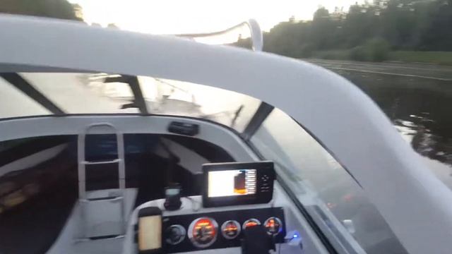 на катере Феникс 600 по каналу им.Москвы смотреть онлайн