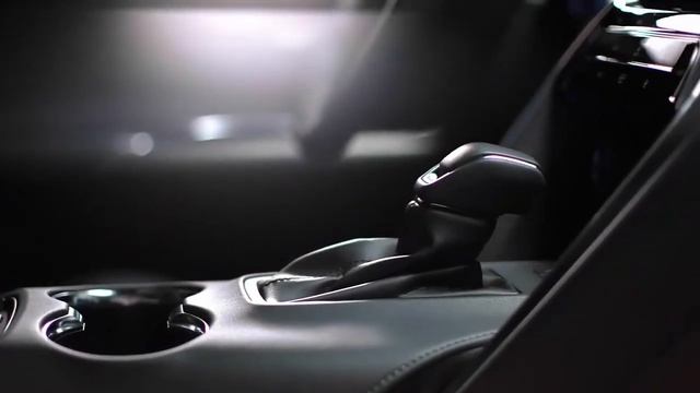 Гибридный кроссовер Toyota Venza 2021 смотреть онлайн