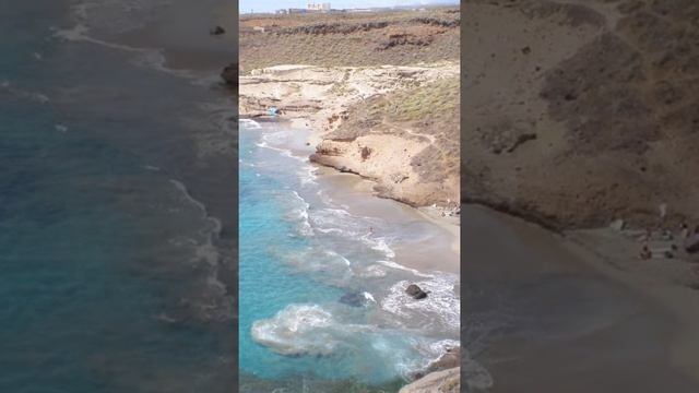 Пляж с белым песком на юге Тенерифе playa de Diego Hernandez смотреть онлайн