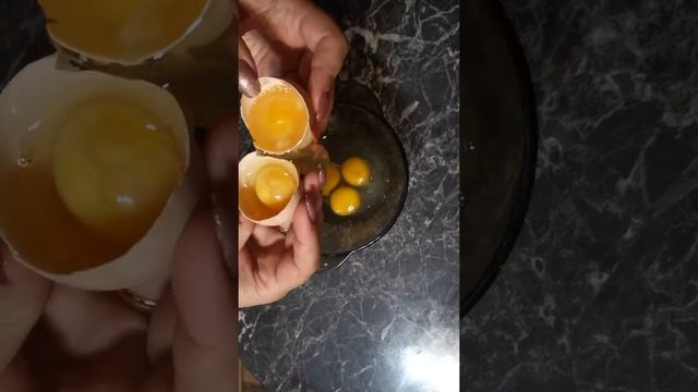 Три яйца,семь желтков/Three eggs, seven yolks смотреть онлайн