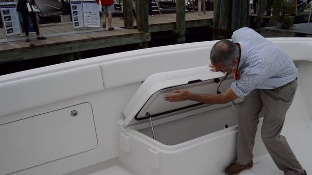 Jupiter 38 HFS Center Console Fishing Boat смотреть онлайн