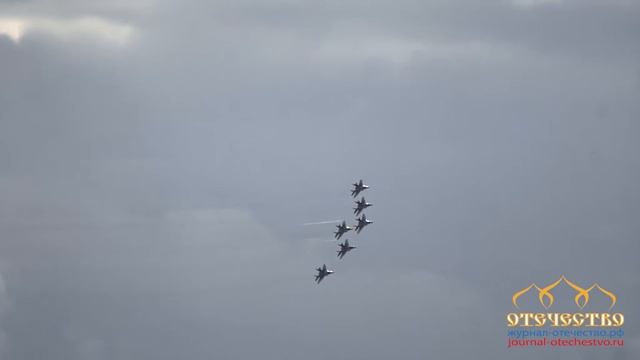 пилотажные группы Стрижи, Русские витязи, групповые и одиночные полеты смотреть онлайн