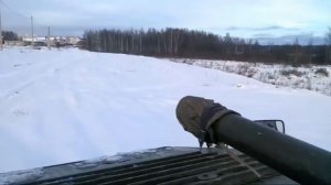 На БМП-1 рвем по снегу. on BMP-1 we tear on snow. auf BMP-1 reißen wir durch den Schnee