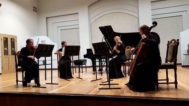 Л.ван Бетховен Струнный квартет 4.... 4 часть Минский струнный квартет. смотреть онлайн